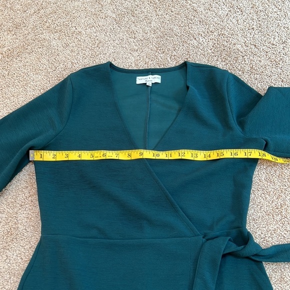 Texture and thread by MADEWELL Size S green cross over side tie dress - Picture 10 of 13